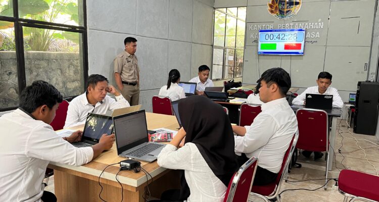 11 Calon Field Staff dan Tim GTRA Mamasa Diuji Kompetensi 11 Calon Field Staff dan Tim GTRA Mamasa Diuji Kompetensi