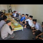 Ribuan Umat Padati Haul Ke-4 KH Nawawi Yahya, Bhabinkamtibmas Jaga Khidmat di Tengah Jamaah