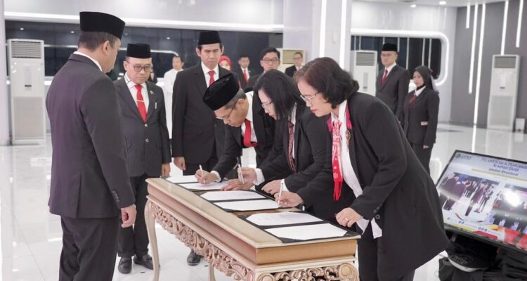 *Menteri ATR/Kepala BPN Lantik 84 Pejabat Administrator, Bentuk Reformasi SDM dan Rotasi Jabatan*