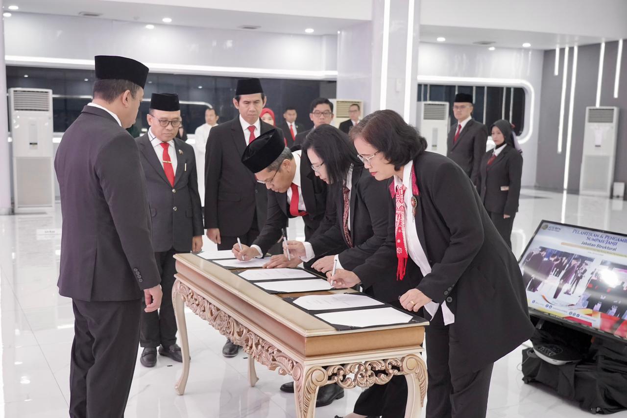 *Menteri ATR/Kepala BPN Lantik 84 Pejabat Administrator, Bentuk Reformasi SDM dan Rotasi Jabatan*