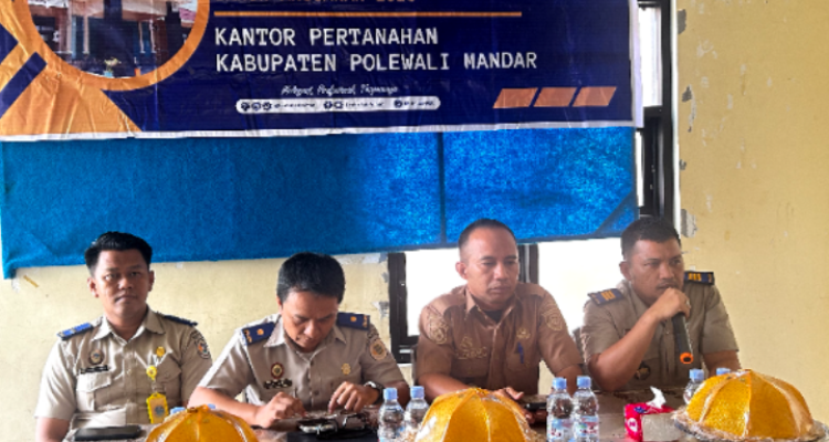 Jaga Transparansi Sertipikat Tanah, Kantah Polewali Mandar Umumkan Data PTSL di Kelurahan Takatidung