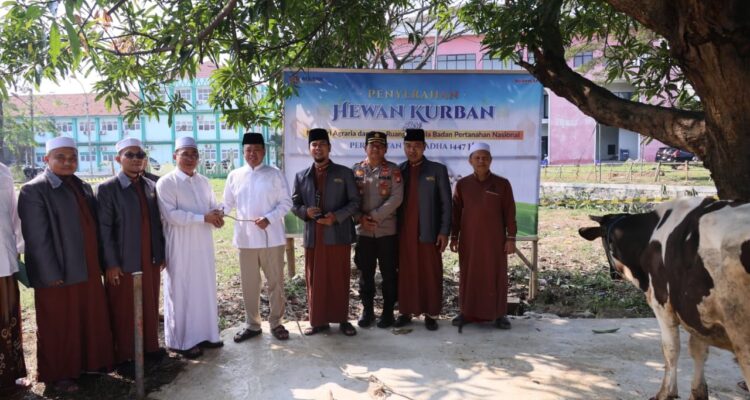 Semarak Iduladha 1447 H, Menteri Nusron Salurkan Hewan Kurban ke Pondok Pesantren Attaqwa Semarak Iduladha 1447 H, Menteri Nusron Salurkan Hewan Kurban ke Pondok Pesantren Attaqwa