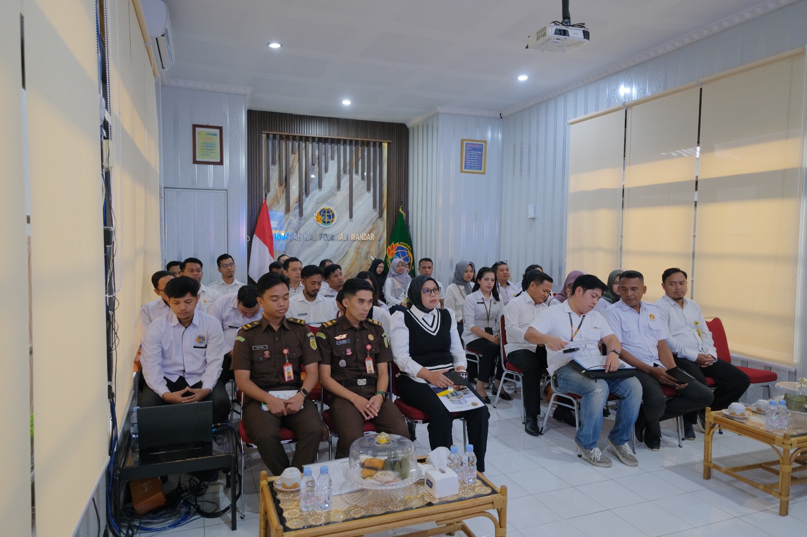 Kantor Pertanahan Kabupaten Polewali Mandar melaksanakan Sosialisasi Anti Korupsi sebagai wujud komitmen bersama dalam mendukung pendidikan dan pemberantasan korupsi, sekaligus bagian dari penerapan Sistem Pengendalian Intern Pemerintah (SPIP).