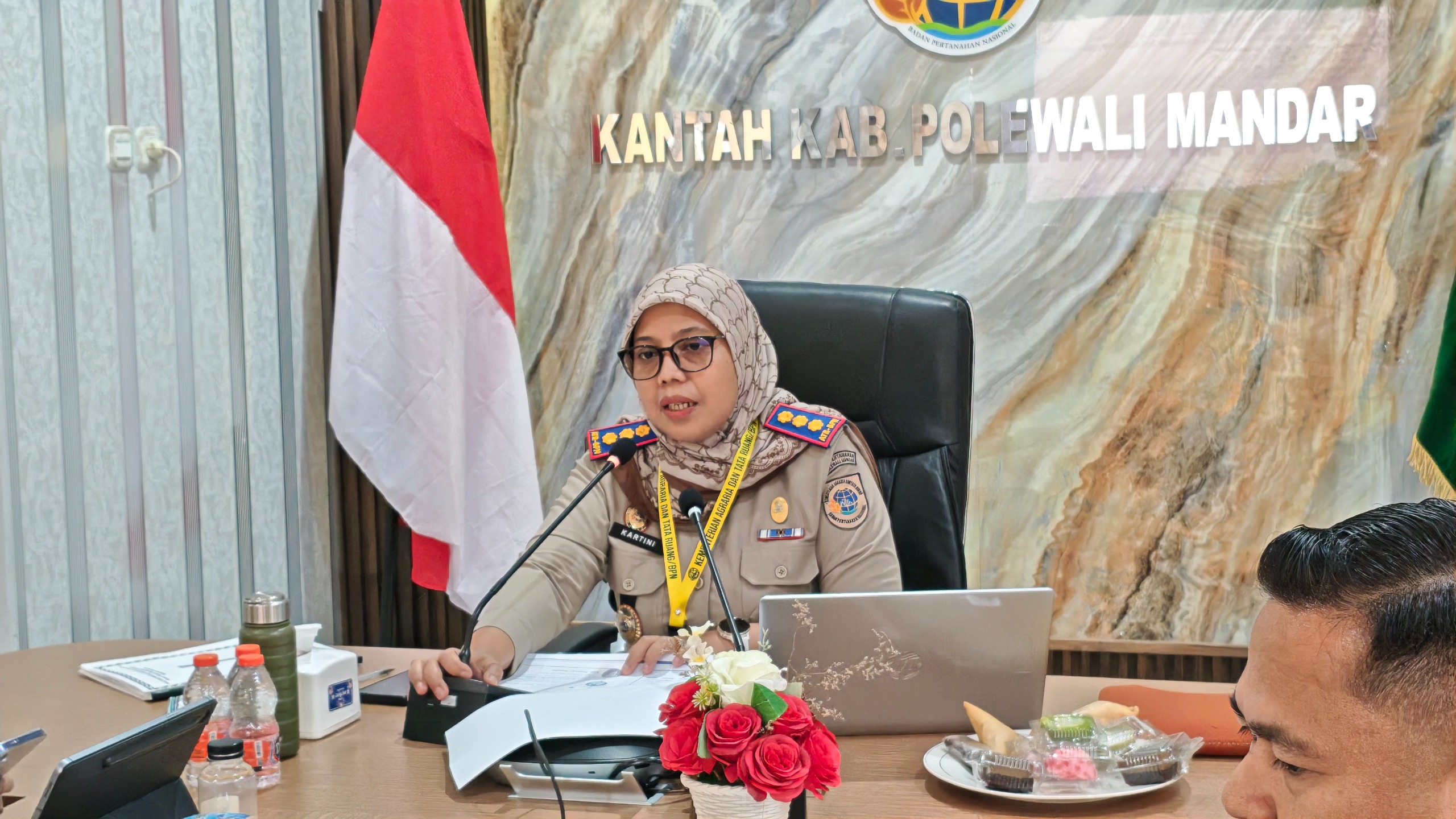 Kantor Pertanahan Kabupaten Polewali Mandar mengikuti rapat persiapan sertipikasi lintas sektor penyediaan 3 juta rumah yang diselenggarakan oleh Kementerian