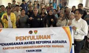 Petugas Pertanahan Mamasa Tempuh Jalan Berlumpur untuk Penyuluhan Reforma Agraria di Malangkena Padang