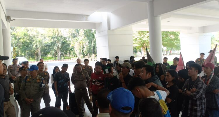 SEMARAK POLMAN MENGECAM KERAS TINDAKAN REPRESIF OKNUM SATPOL PP PADA UNJUK RASA I LID II