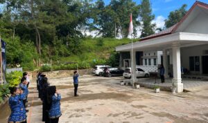 Halaman Kantor Pertanahan Mamasa Khidmat dalam Upacara Peringatan Hari Lahir Pancasila