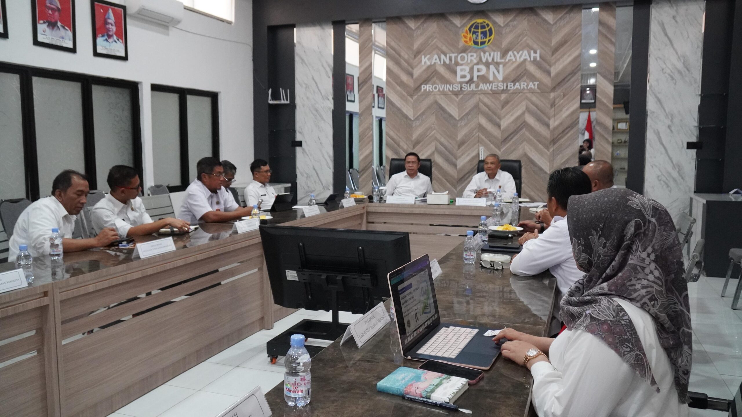 Kepala Kanwil BPN Sulbar Pimpin Rapat Monev, Tekankan Percepatan Program dan Pelayanan Prima