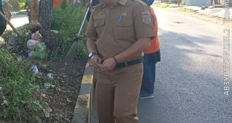 Kepala DLHK Polewali Mandar Baru, Langsung Blusukan, Komitmen Wujudkan Polman yang Lebih Baik Kepala DLHK Polewali Mandar Baru, Langsung Blusukan, Komitmen Wujudkan Polman yang Lebih Baik