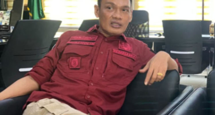 Kejari Polewali Mandar Dalami Dugaan Mark Up dan Pengadaan Fiktif Komponen Listrik Setda 2024 Kejari Polewali Mandar Dalami Dugaan Mark Up dan Pengadaan Fiktif Komponen Listrik Setda 2024