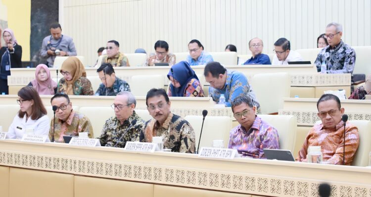 Sekjen ATR/BPN Paparkan Capaian 7 Layanan Prioritas di RDP Komisi II DPR Sekjen ATR/BPN Paparkan Capaian 7 Layanan Prioritas di RDP Komisi II DPR