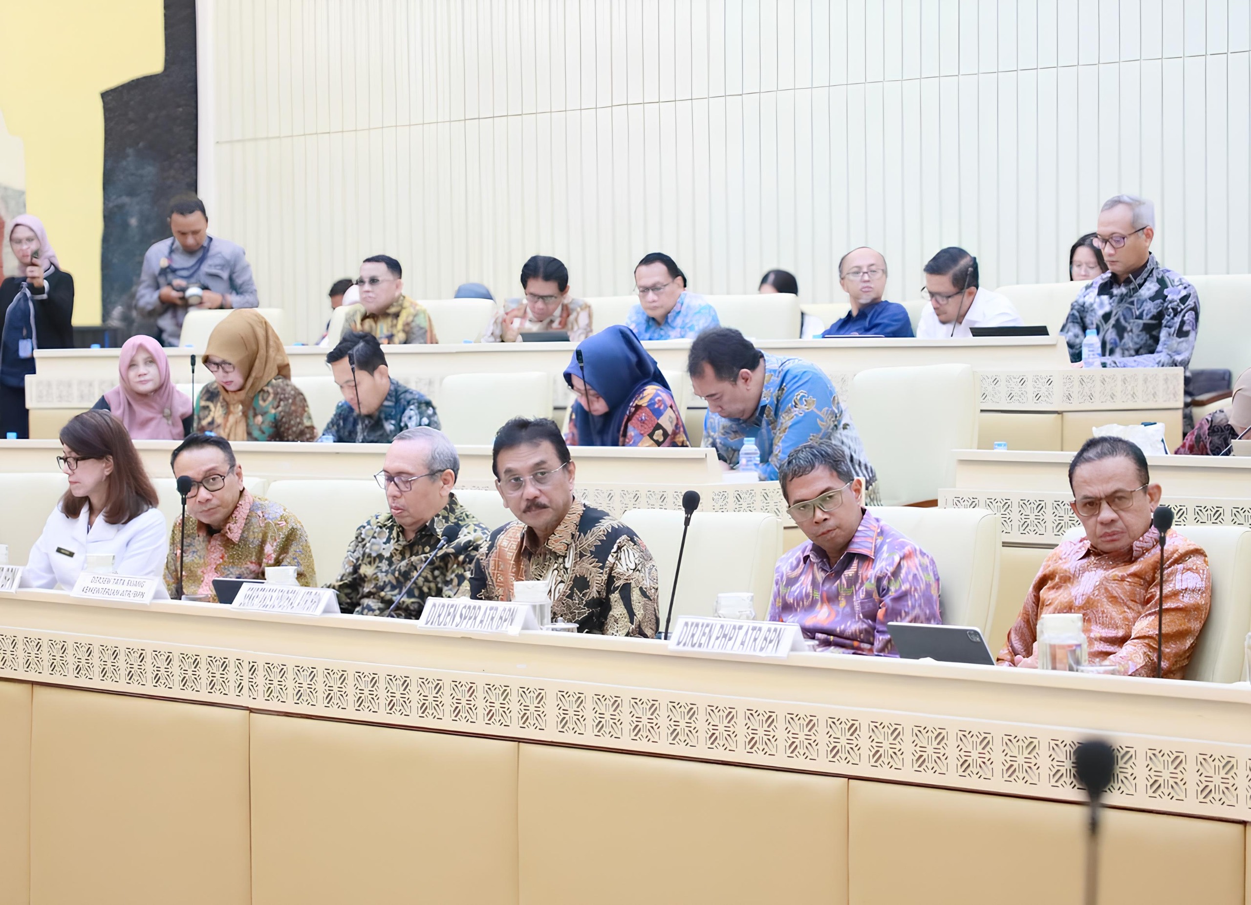 Sekjen ATR/BPN Paparkan Capaian 7 Layanan Prioritas di RDP Komisi II DPR