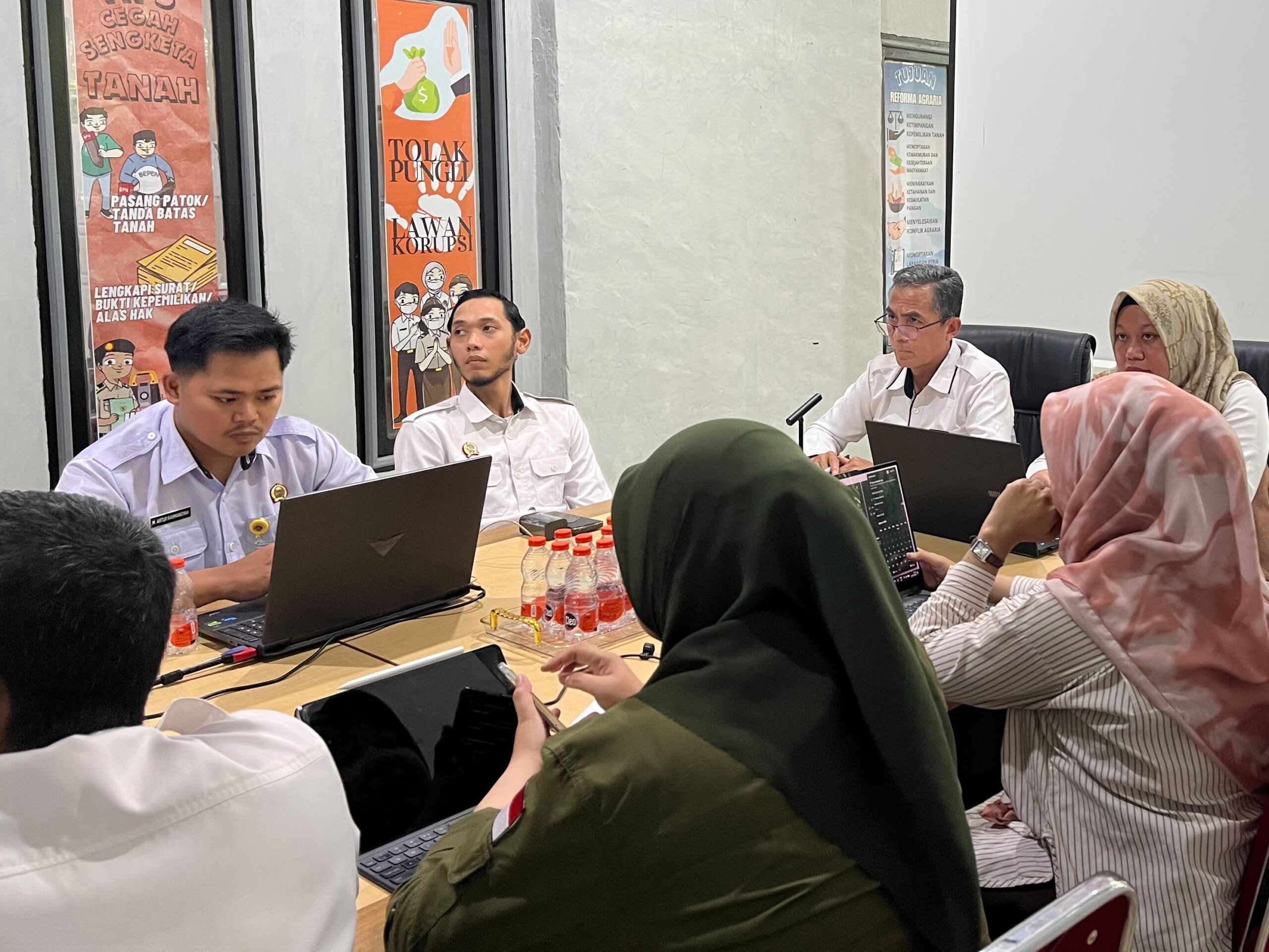 Kantor Pertanahan Mamasa Ikuti Rapat Monitoring dan Evaluasi Kinerja Triwulan II