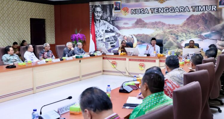 Rakor Bersama Pemda Se-NTT, Menteri Nusron Minta Dukungan Kepala Daerah Wujudkan Transformasi Layanan Pertanahan Rakor Bersama Pemda Se-NTT, Menteri Nusron Minta Dukungan Kepala Daerah Wujudkan Transformasi Layanan Pertanahan