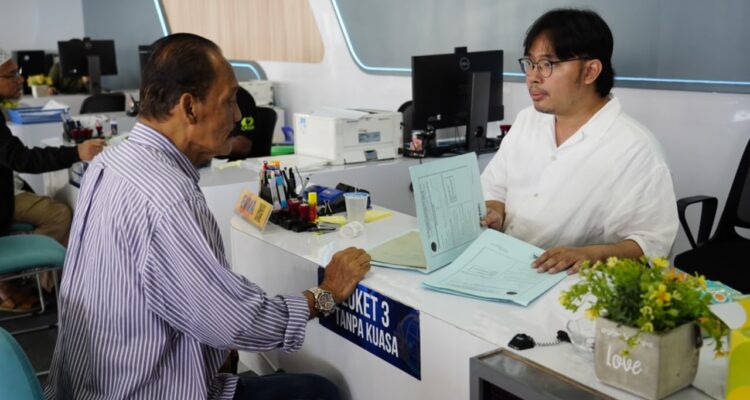 Kementerian ATR/BPN Selaraskan Empat Simpul untuk Wujudkan Peralihan Hak Terintegrasi dengan Target Penyelesaian 10 Hari Kementerian ATR/BPN Selaraskan Empat Simpul untuk Wujudkan Peralihan Hak Terintegrasi dengan Target Penyelesaian 10 Hari