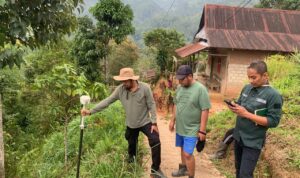 KANTOR PERTANAHAN MAMASA TURUN LOKASI, SERTIFIKASI DUA TANAH ASET PEMPROV SULBAR DI TENGAH PERBUKITAN KANTOR PERTANAHAN MAMASA TURUN LOKASI, SERTIFIKASI DUA TANAH ASET PEMPROV SULBAR DI TENGAH PERBUKITAN