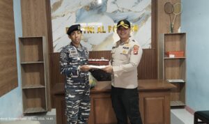 HUT TNI AL , Kapolres Polman Hadir Langsung di Pos TNI AL
