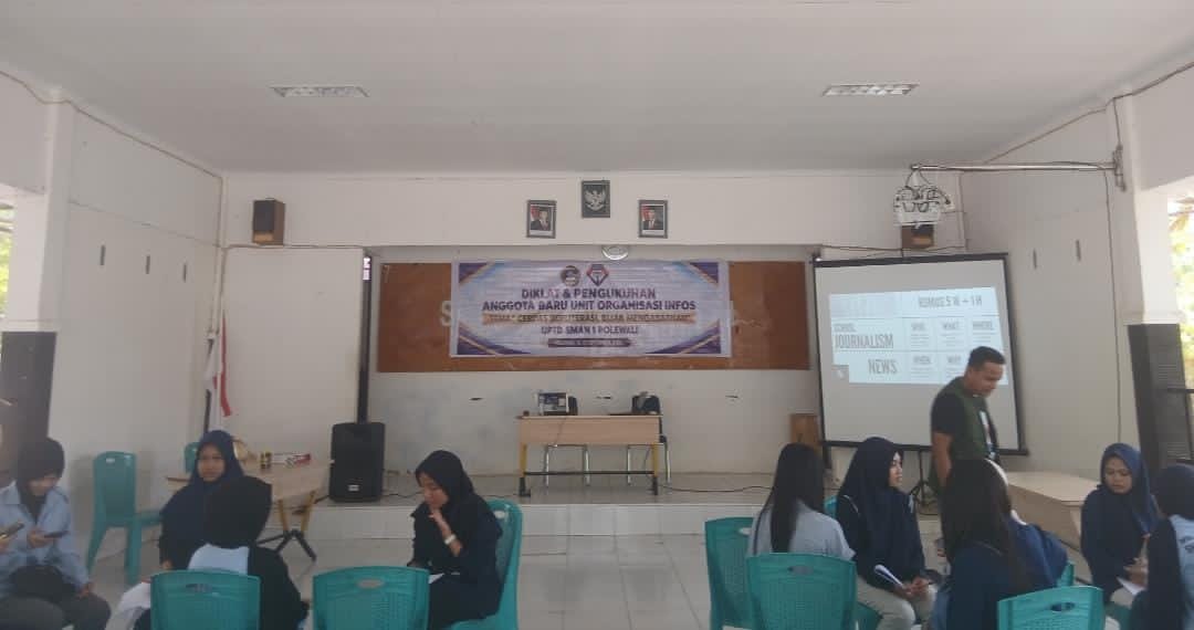 INFOS SMAN 1 Polewali Selenggarakan Diklat dan Pengukuhan Anggota Baru 2026/2027