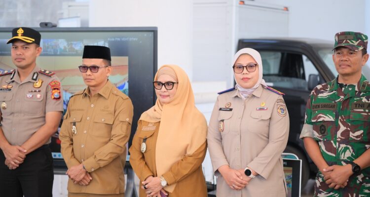Kantor Pertanahan Kabupaten Polewali Mandar menyerahkan 27 Sertipikat Hak Pakai atas aset Pemerintah Kabupaten Polewali Mandar Kantor Pertanahan Kabupaten Polewali Mandar menyerahkan 27 Sertipikat Hak Pakai atas aset Pemerintah Kabupaten Polewali Mandar