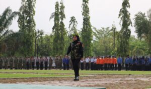 Inspiratif, Tokoh Perempuan Pimpin Upacara Sumpah Pemuda Ke-98 di Polewali Mandar Inspiratif, Tokoh Perempuan Pimpin Upacara Sumpah Pemuda Ke-98 di Polewali Mandar
